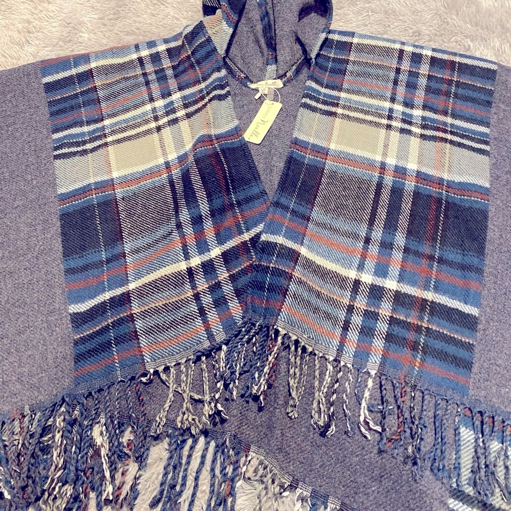 Hooded Cape / Shawl - Picture 2 of 5